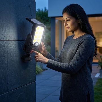Solar Induction Wall Lamp / مصباح حائط يعمل بالطاقة الشمسية
